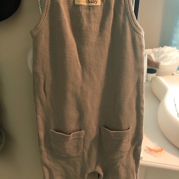 Romper - Picture 4 of 4